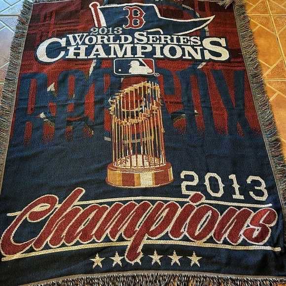The Northwest Co. 2013 World Series Champions MLB Boston Red Sox Fringe Blanket - Picture 4 of 6
